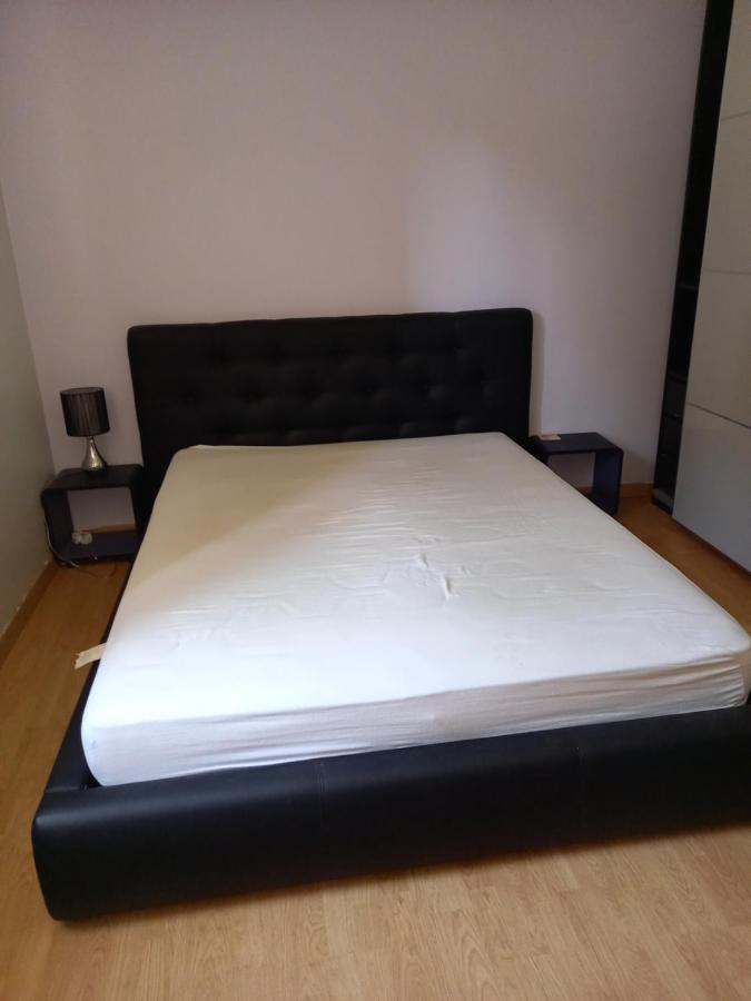 Nantes Aeroport 1-5 Couchages-Parking-Jardin Bouguenais Exterior foto
